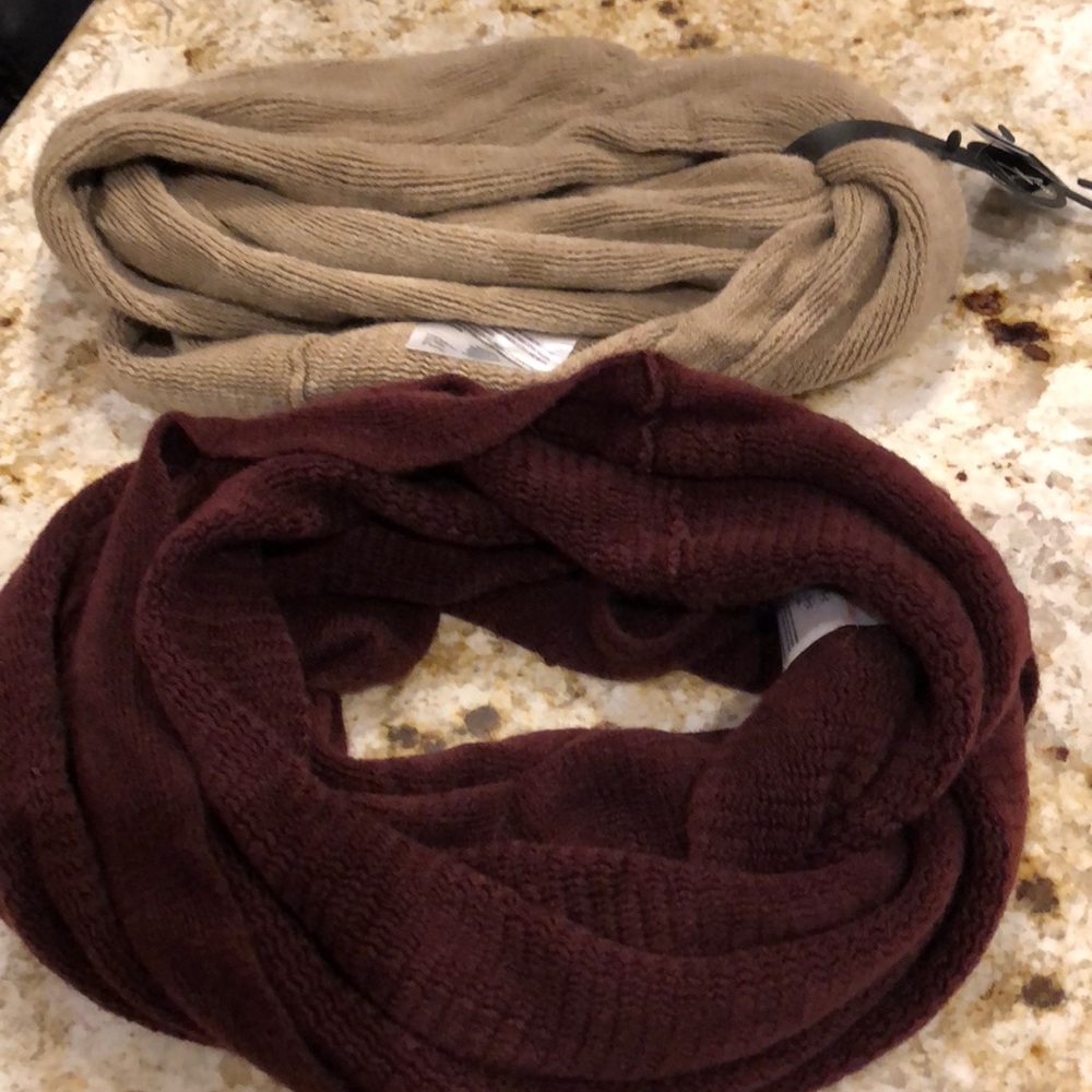 3 infinity scarves